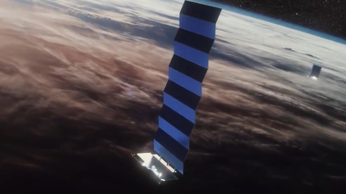 Elon Musk'�n SpaceX �irketinin 40 uydusu  yanarak d��t�