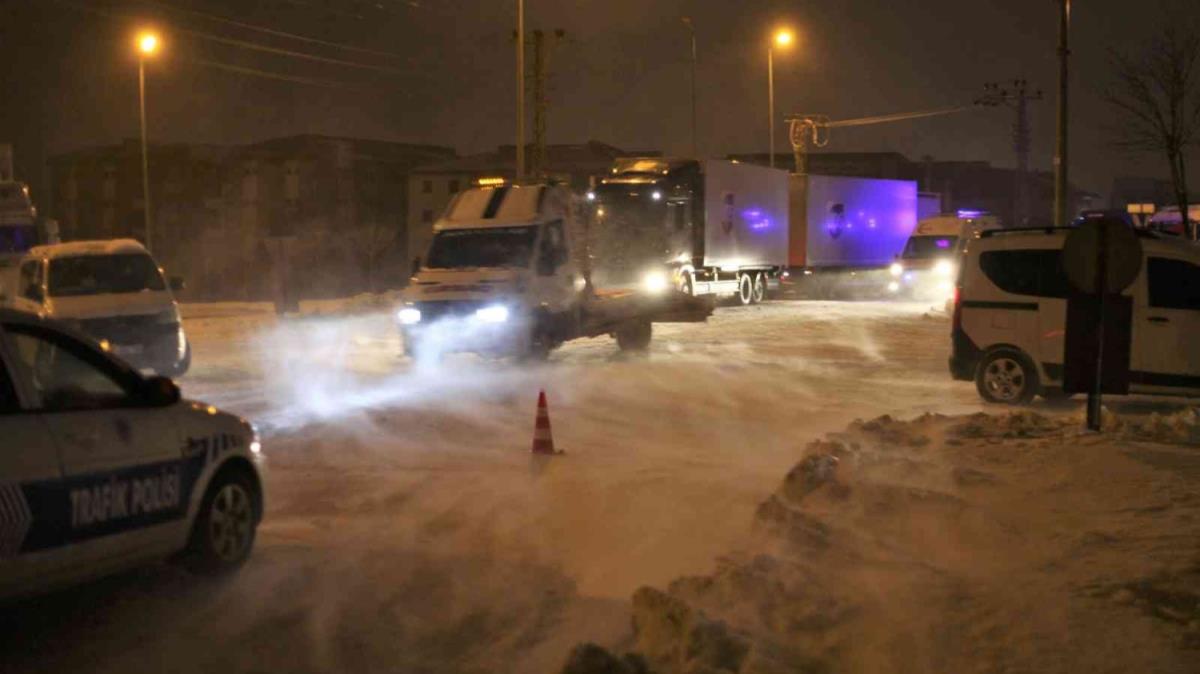 Konya'da youn kar ya: Komu illerle kara yolu balants kesildi