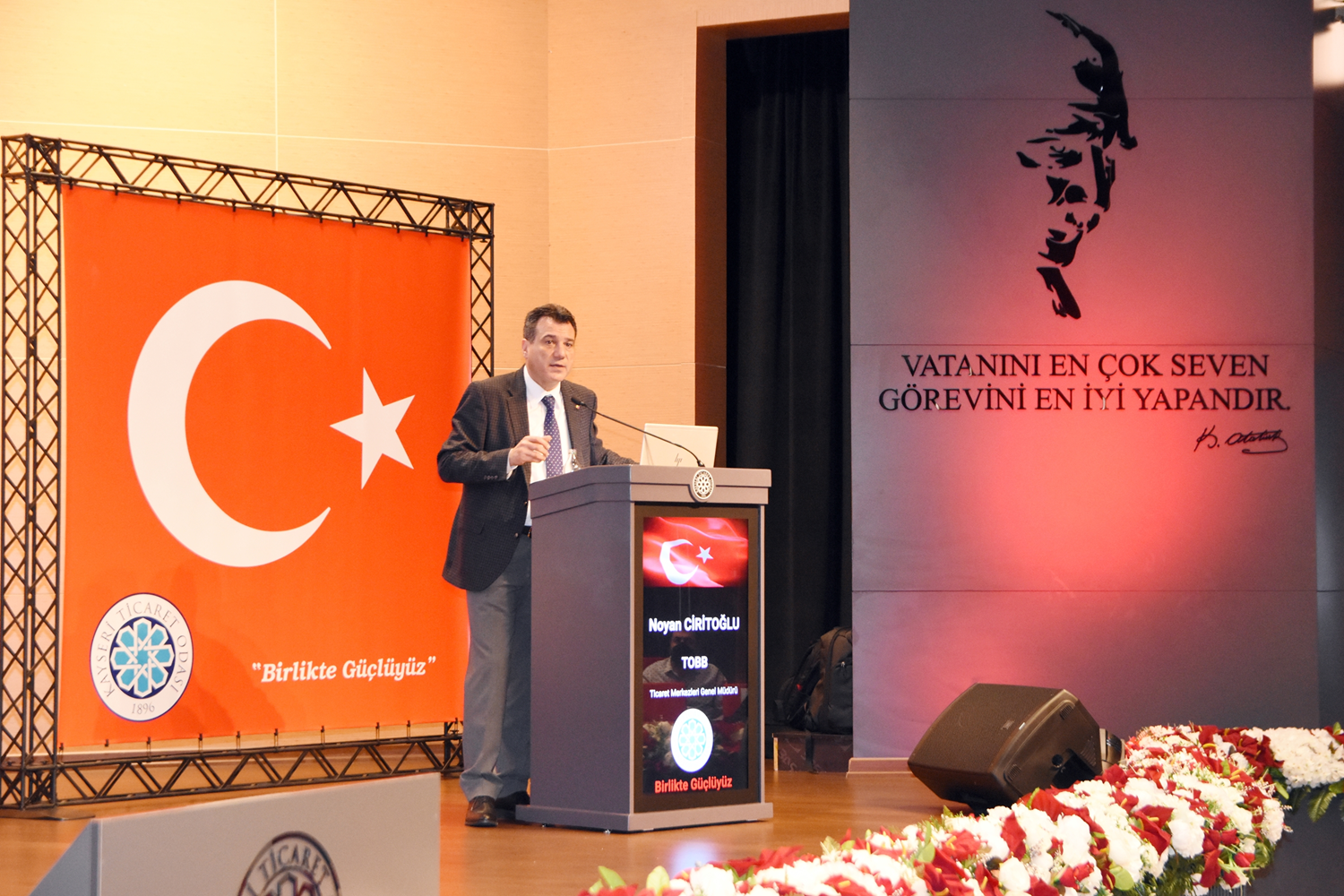 TOBB'un �ikago'da kurdu�u T�rkiye Ticaret Merkezi, Kayseri'de tan�t�ld�