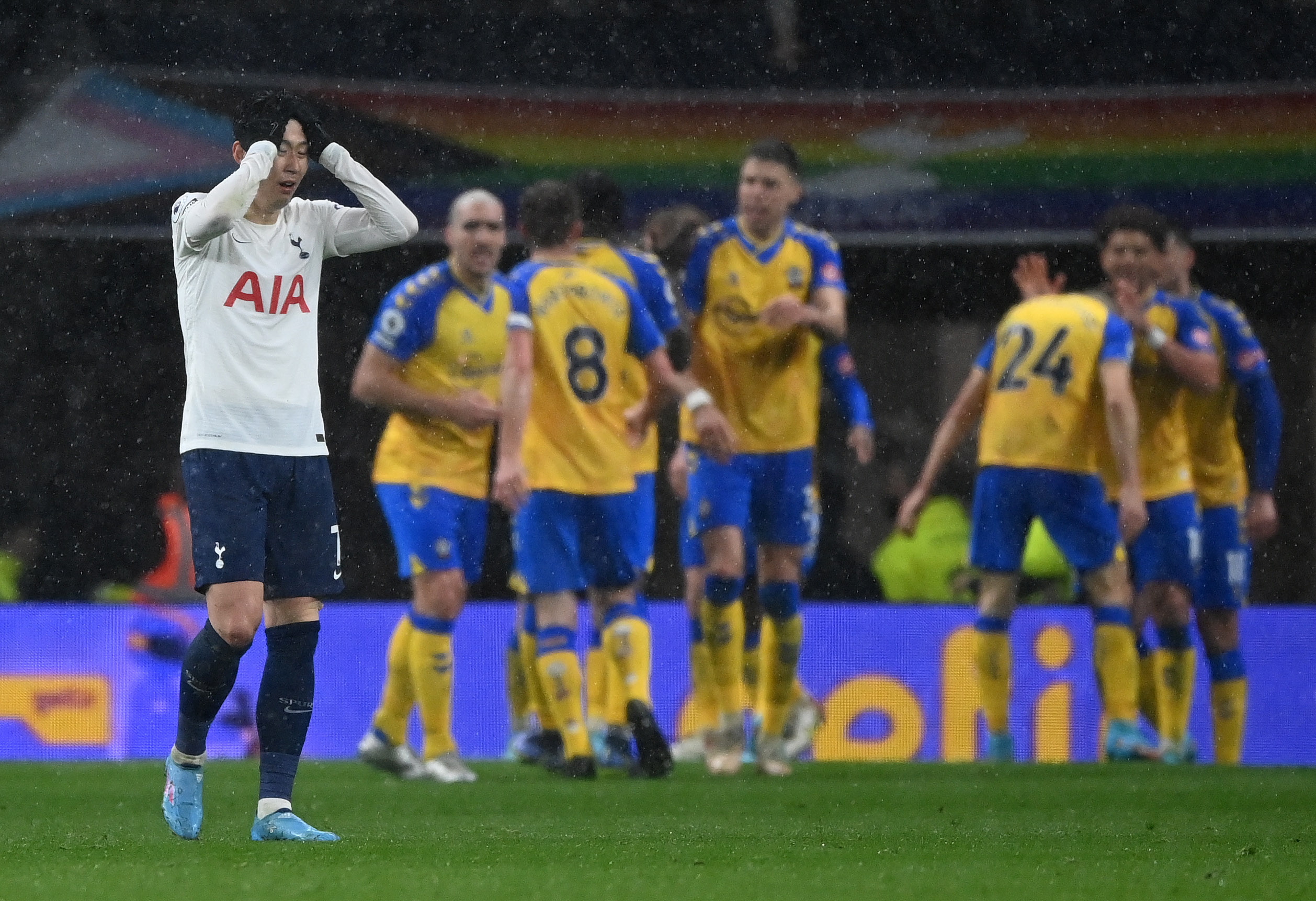 Tottenham, evinde Southampton'a tak�ld�