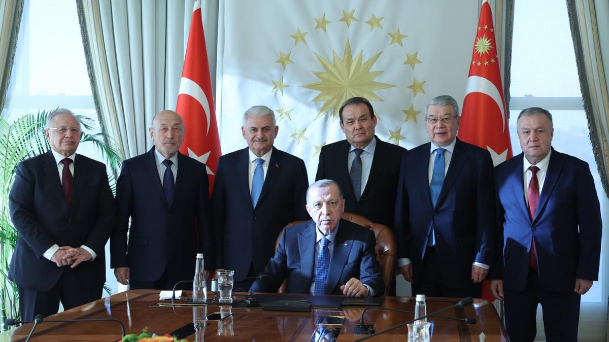 Cumhurbakan Erdoan Trk Devletleri Tekilat Aksakallar Konseyi Heyeti'ni kabul etti