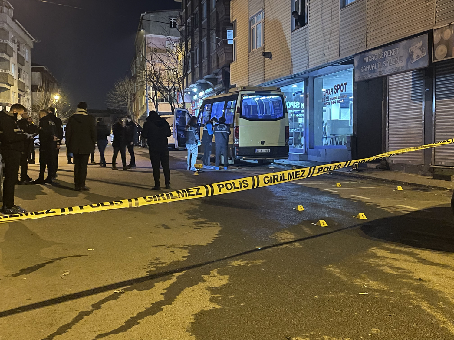 Gaziosmanpa�a'da silahl� sald�r�: 1 �l�, 4 yaral�