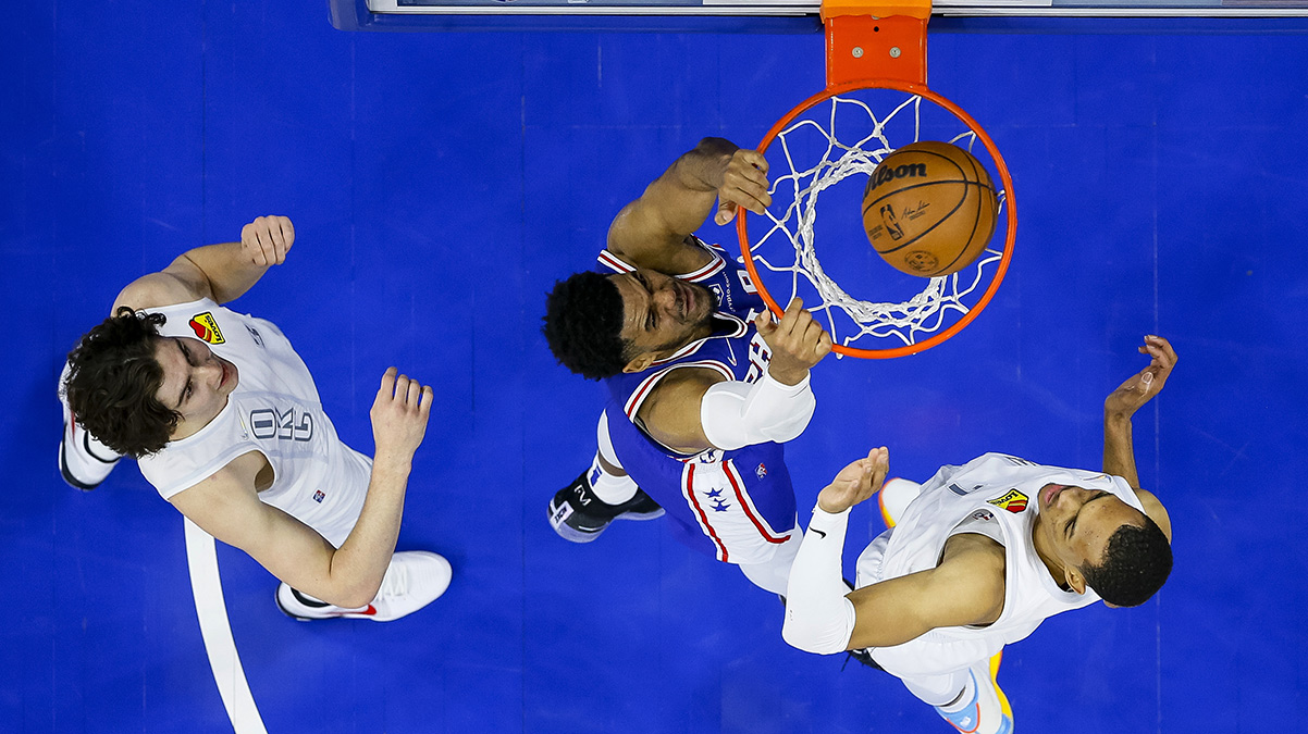 Furkan Korkmaz'�n Philadelphia's�ndan Oklahoma'ya 13 say� fark