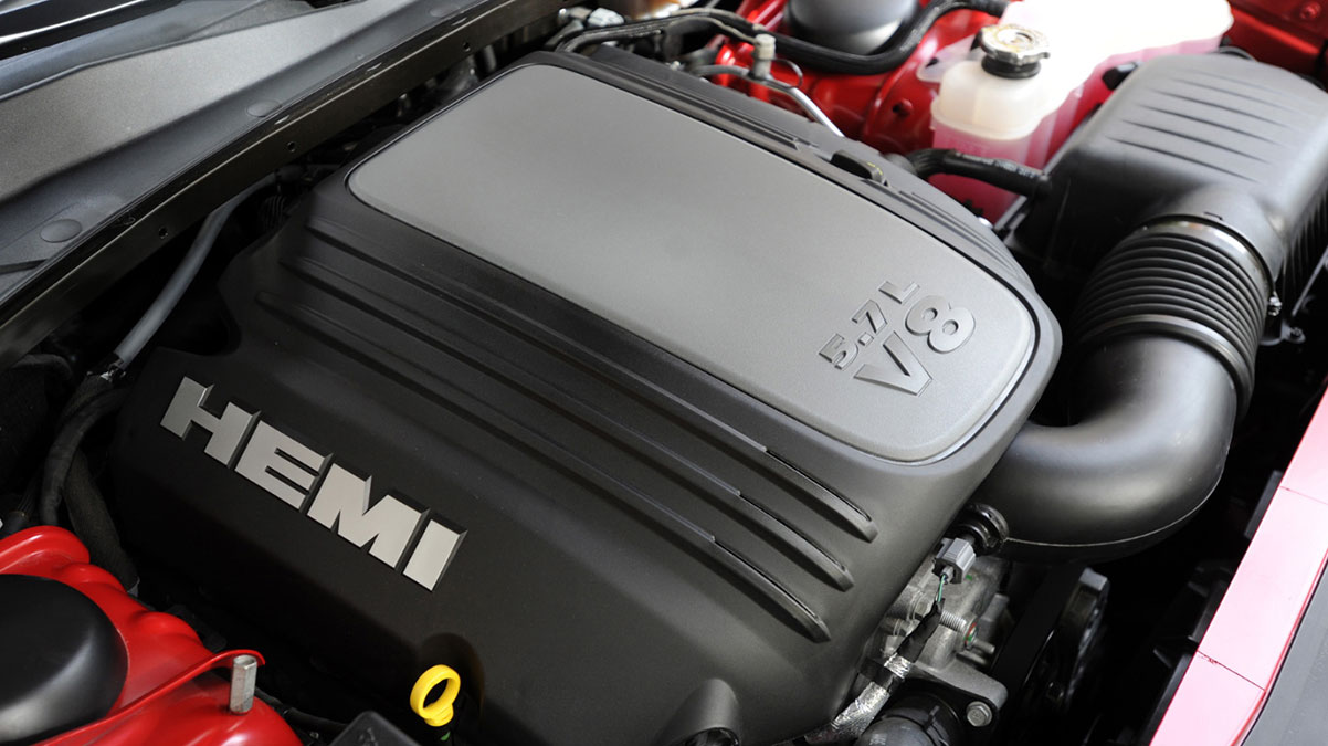 Otomobil severleri heyecanland�ran haber! Yeni 's�ral� alt� silindir' motor i�in tarih verildi