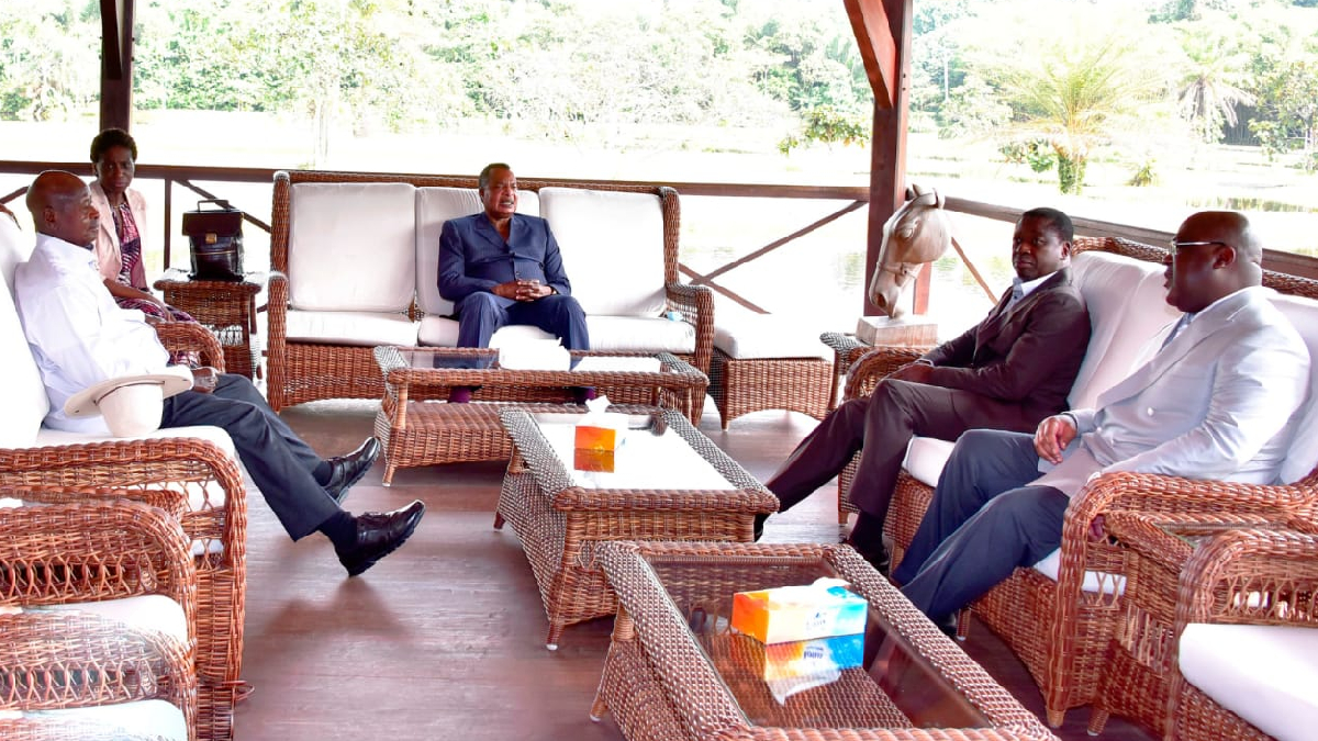 Afrikal� 4 lider, g�venlik ve darbeleri tart��mak i�in topland�