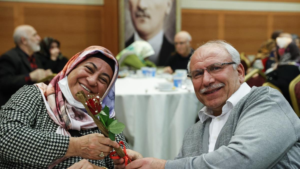 Evlilik hayatnda 40 yl aan iftler '41 Kere Maallah' programnda bir araya geldi