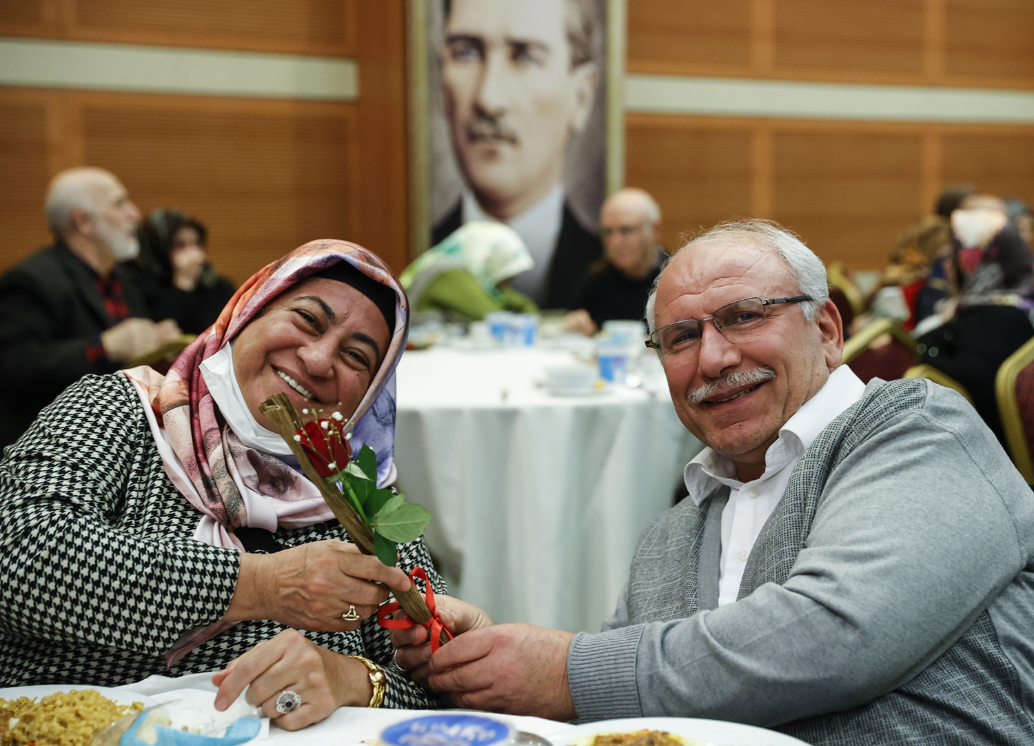 Evlilik hayatnda 40 yl aan iftler '41 Kere Maallah' programnda bir araya geldi