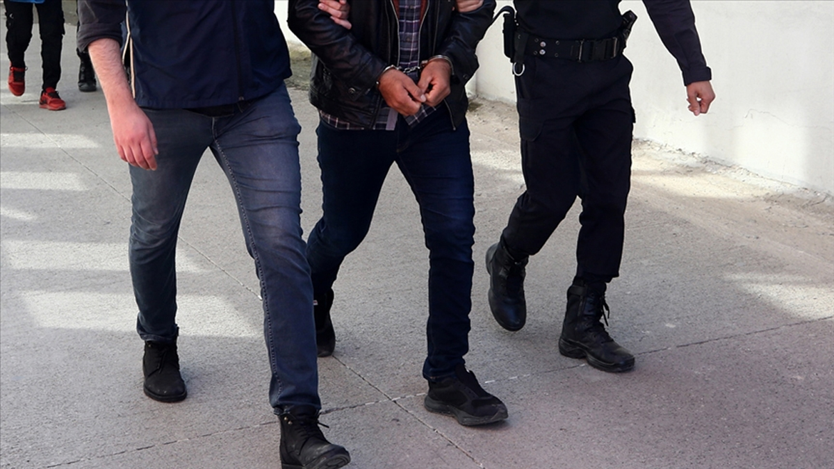FET�'n�n polis akademisi yap�lanmas� soru�turmas�nda 8 ��pheli yakaland�