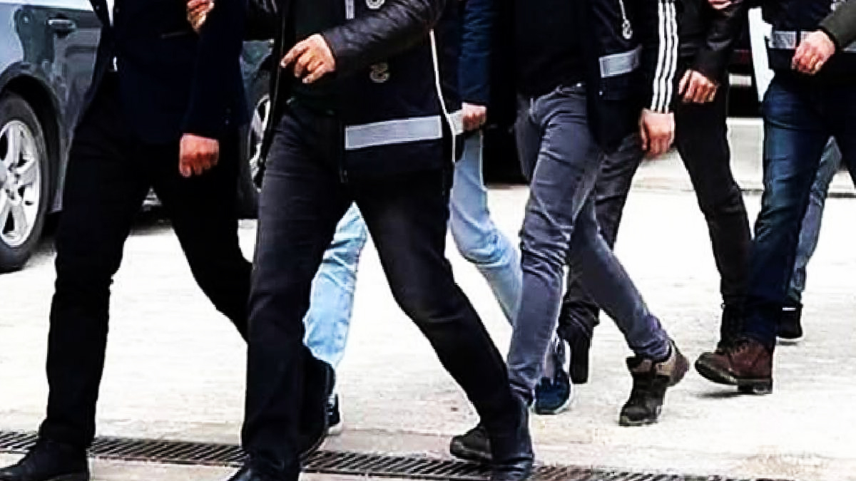 G��men ka�ak��lar�na �HA destekli operasyon! 6 tutuklama