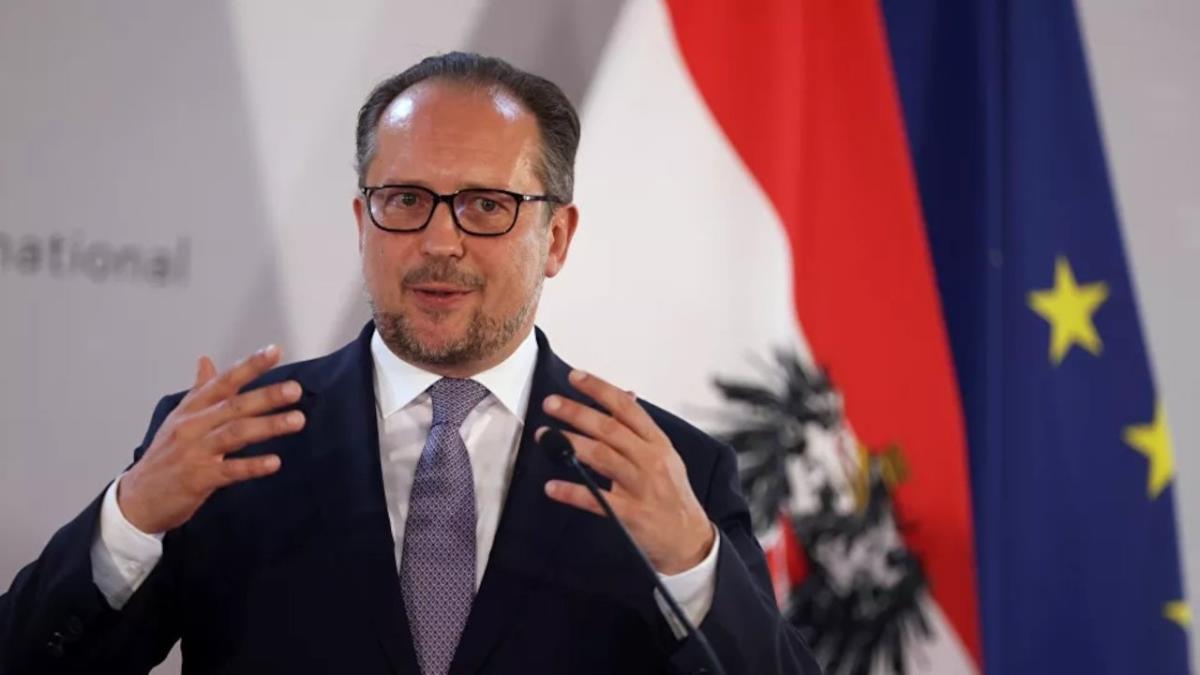Avusturya baz lkelerin, diplomatlarn Ukrayna'dan ekme kararn eletirdi