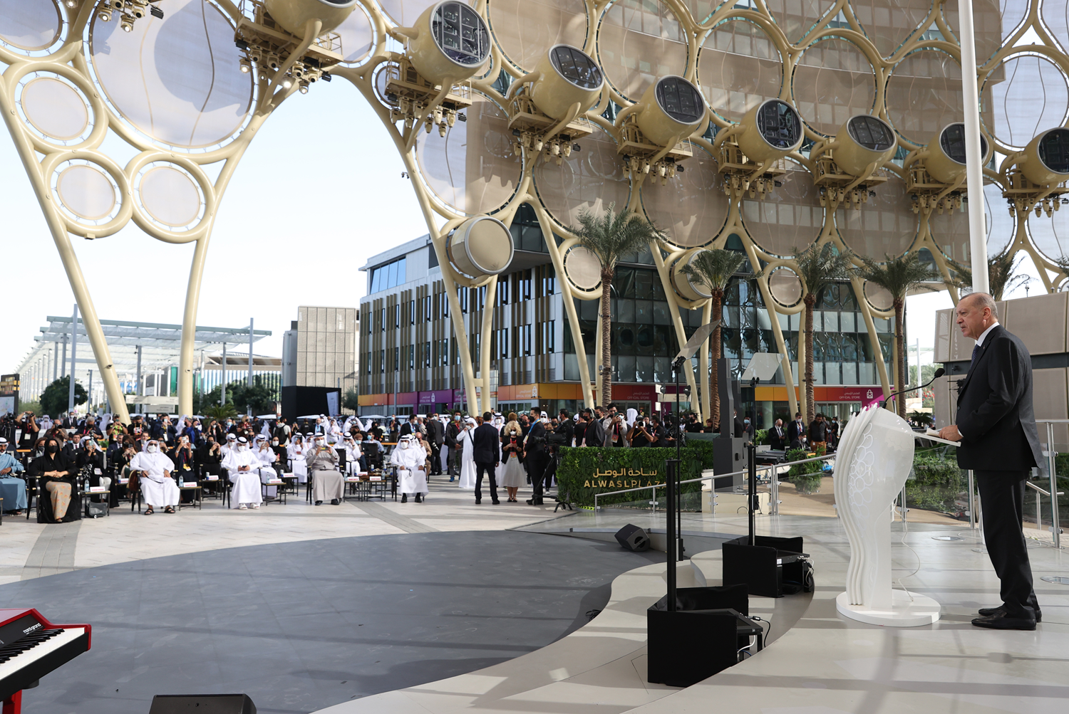 Dubai'de T�rkiye Ulusal G�n� heyecan�... Ba�kan Erdo�an: T�rkiye'nin bu alandaki g��l� duru�unun ifadesidir