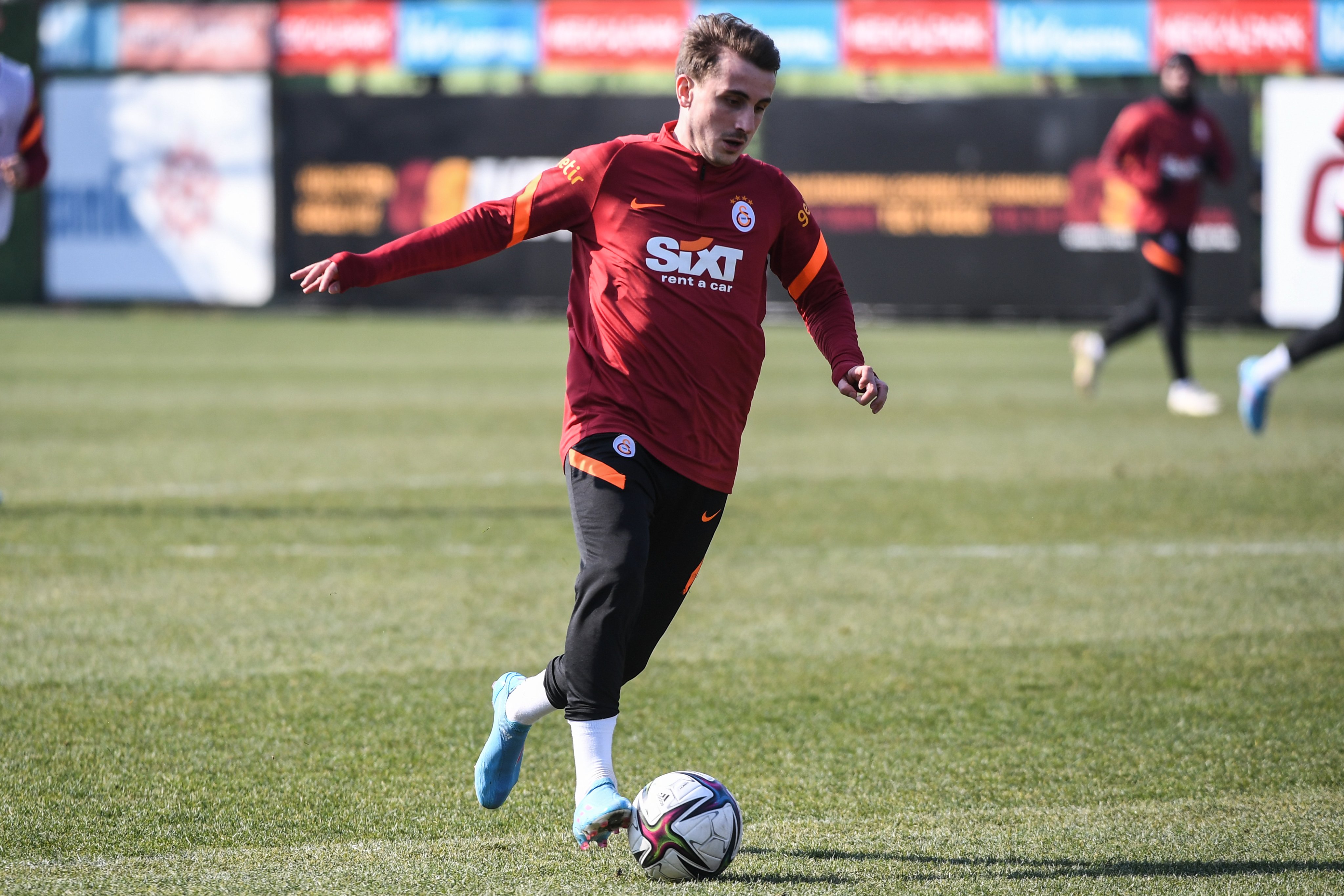 Galatasaray'da G�ztepe mesaisi devam etti