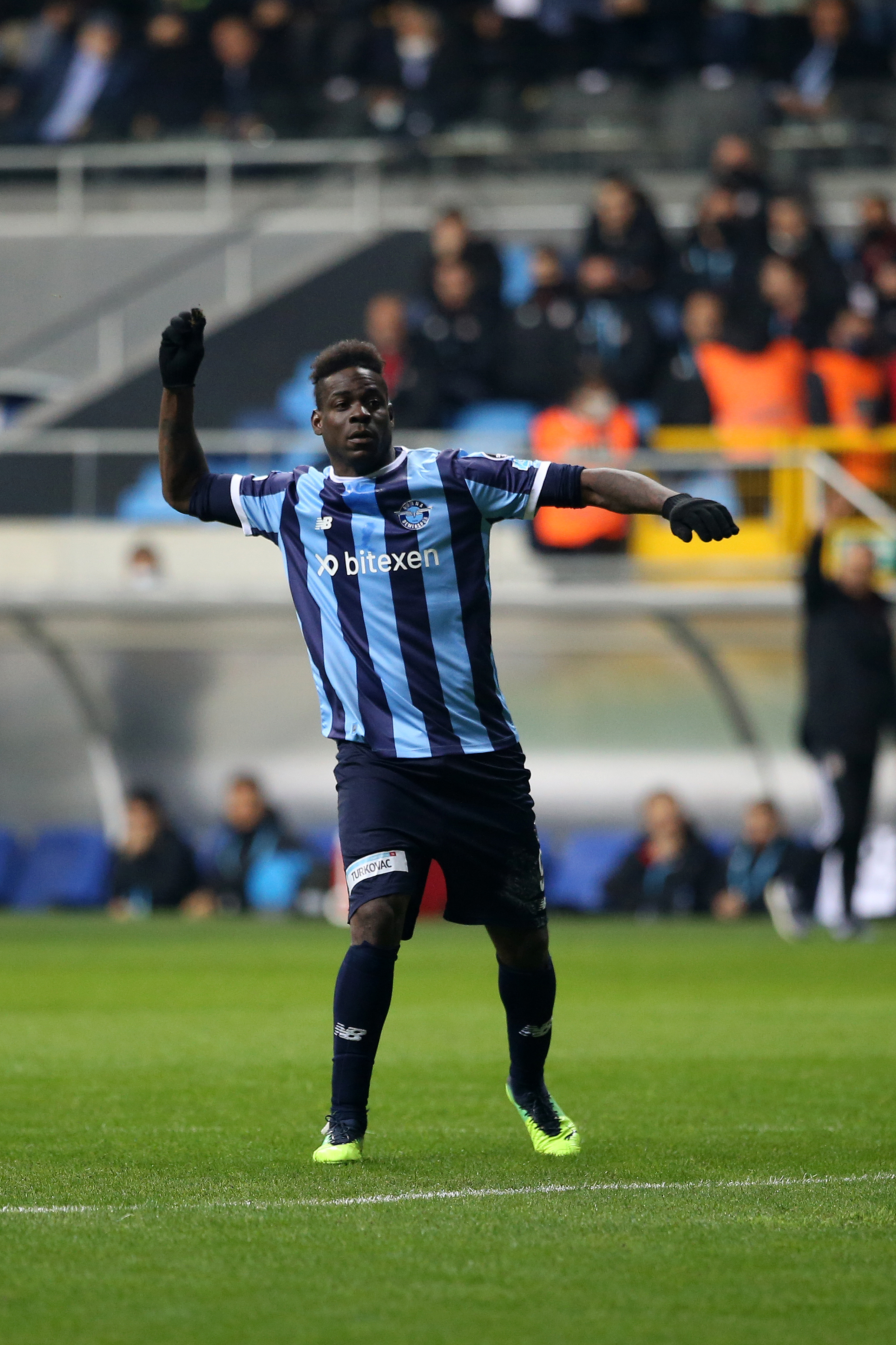 Mario Balotelli: Adaletsizlikler �ok ac� vericidir