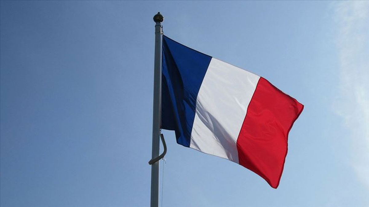 Fransz Akademisi lkedeki 'ngilizce istilasndan' endieli