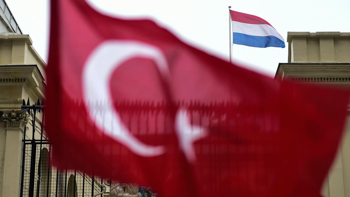 Hollanda'dan 'Trkiye' karar