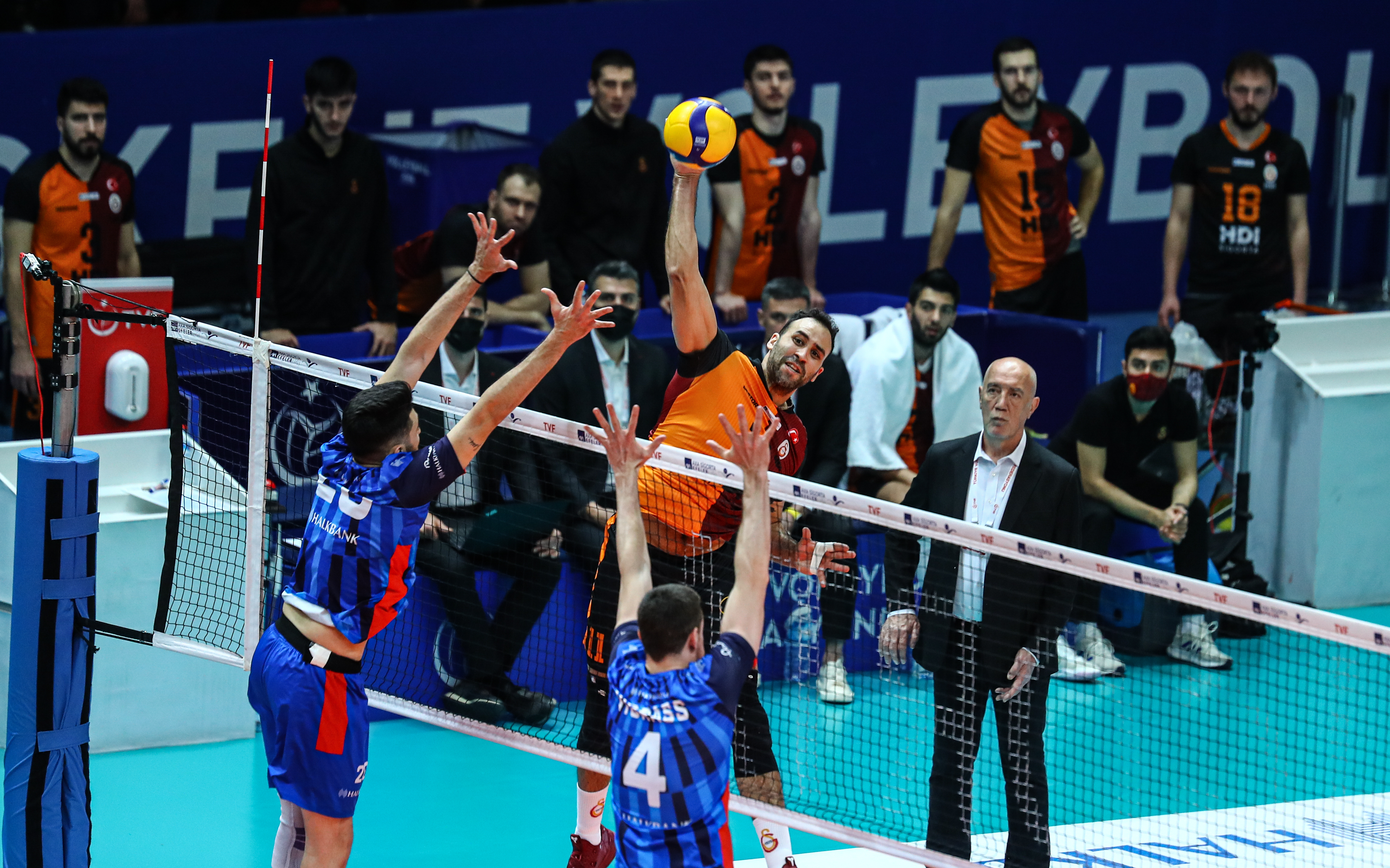 Halkbank, Galatasaray HDI Sigorta'ya �ans tan�mad�