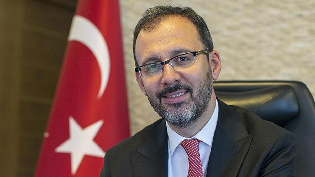 Bakan Kasapo�lu'ndan Anadolu Efes'e tebrik