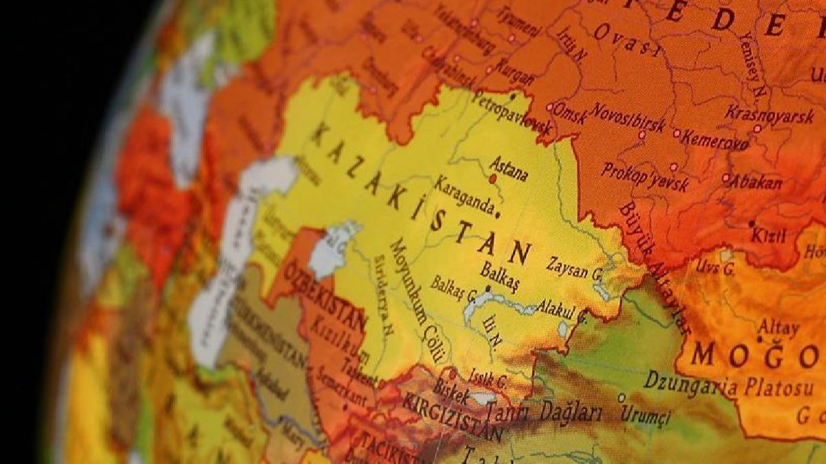 Kazakistan'da eski savunma bakan gzaltna alnd
