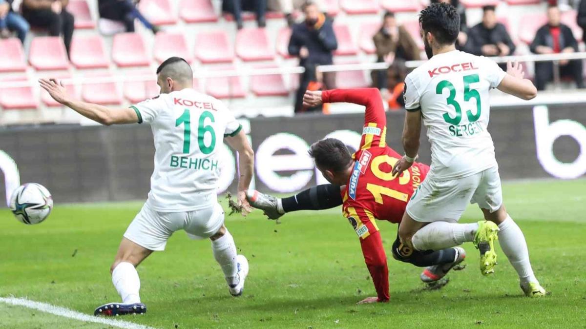 Kayserispor'un gol yk Mario Gavranovic'te