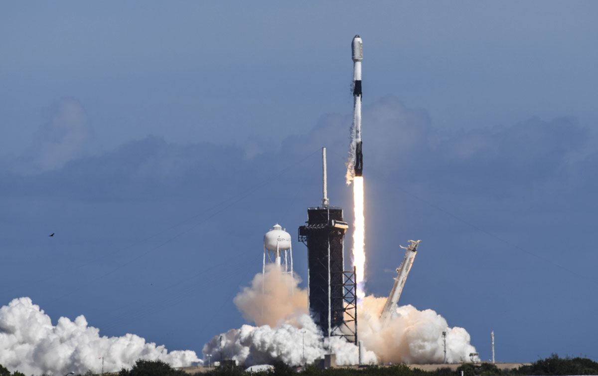 SpaceX 46 Starlink uydusunu daha uzaya f�rlatt�