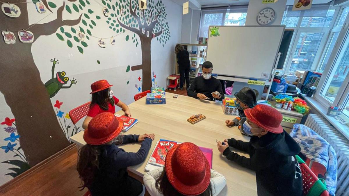 'Oyun terapi' psikolojik sorunlarn zmne, yabanc dil renimine destek salyor