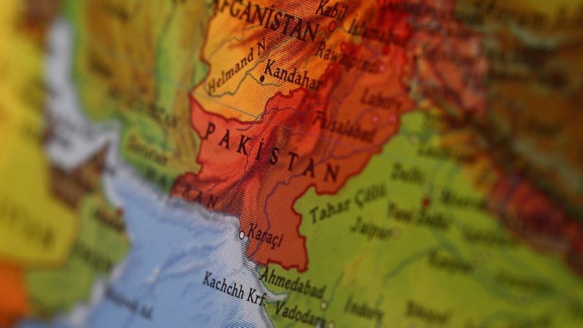 Pakistan'da 10 saldrgan etkisiz hale getirildi