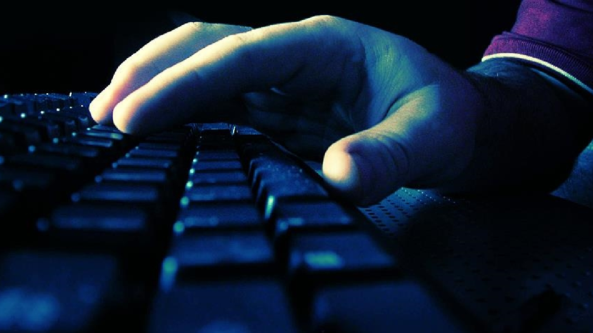 Anonymous, Rus internet sitelerini devre d brakt