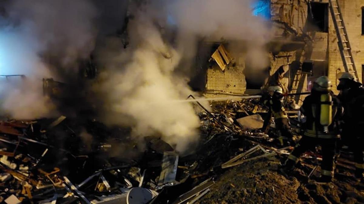 Kiev'de acil durum ekipleri gece boyunca alt