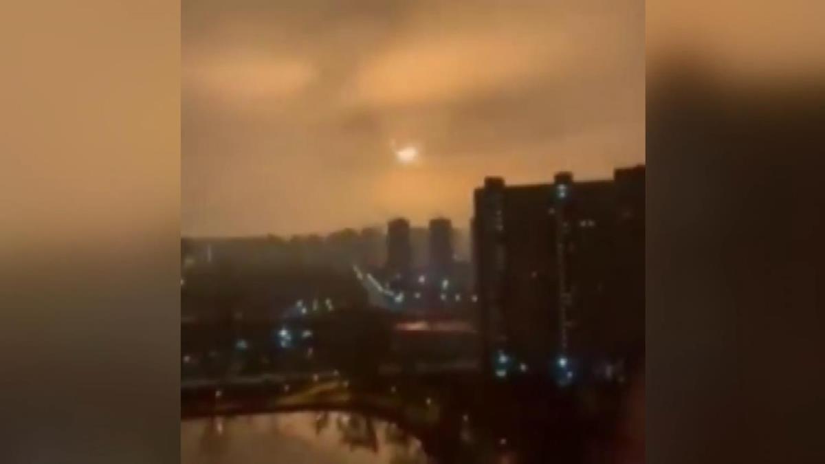 Kiev'de hava savunma sistemi iki saldry durdurdu