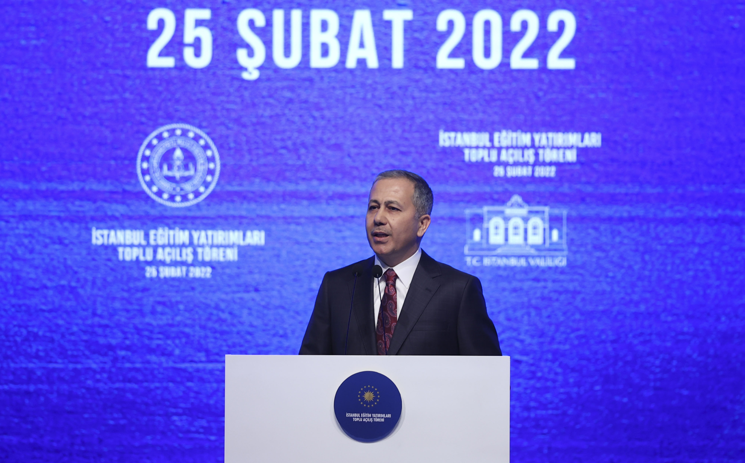 Vali Yerlikaya: �stanbul'un e�itim hayat�na kal�c� eserler b�rakabilmek i�in canla ba�la �al���yoruz