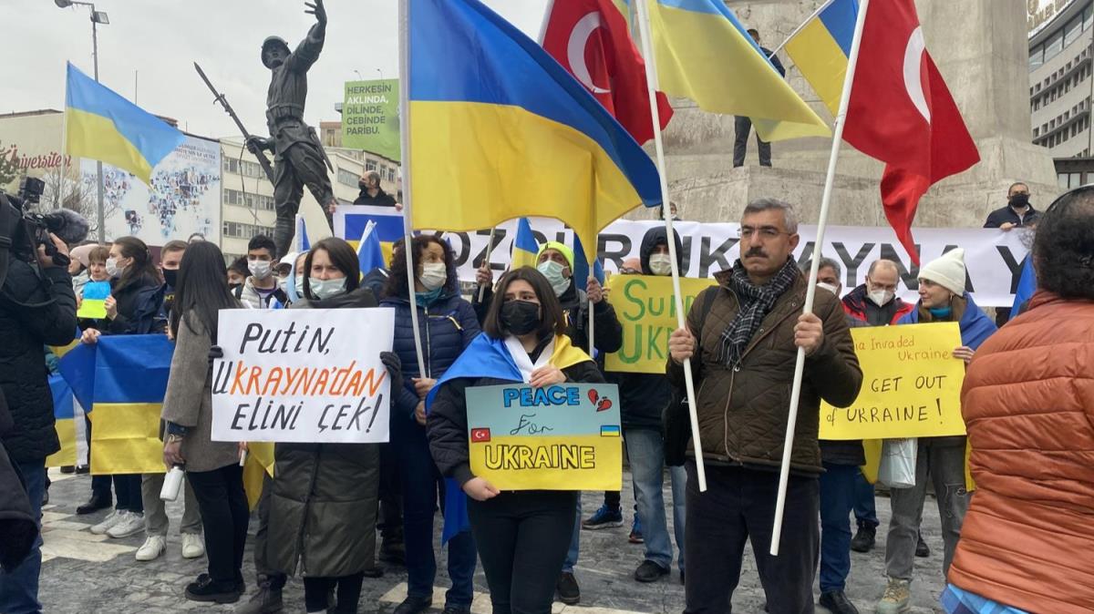 Ankara'daki Ukraynallar, Rusya saldrsn protesto etti