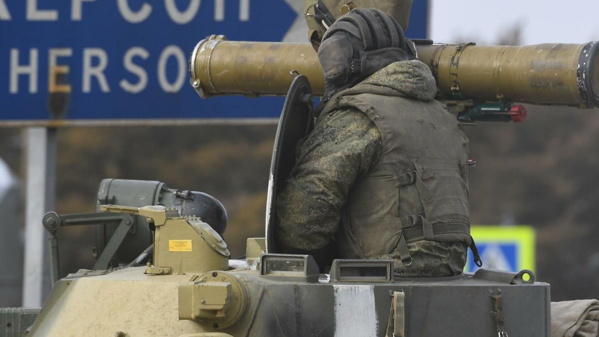 Ukrayna Genelkurmay Bakanl duyurdu: Rusya'ya ait 14 uak, 8 helikopter, 102 tank ve 3 bin 500'den fazla asker vuruldu