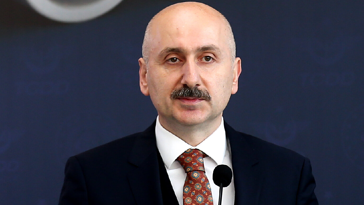 Bakan Karaismailo�lu: Kurumlar� hedef alan siber sald�r�lar azald�