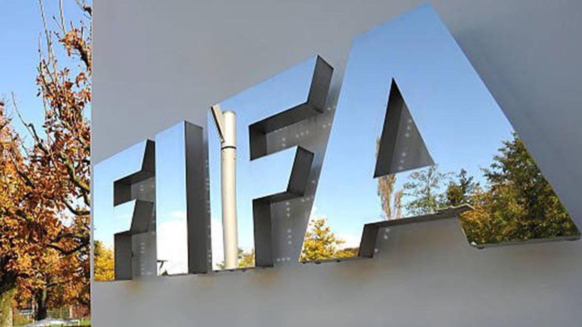 FIFA ve UEFA, Rus takmlarn men etti