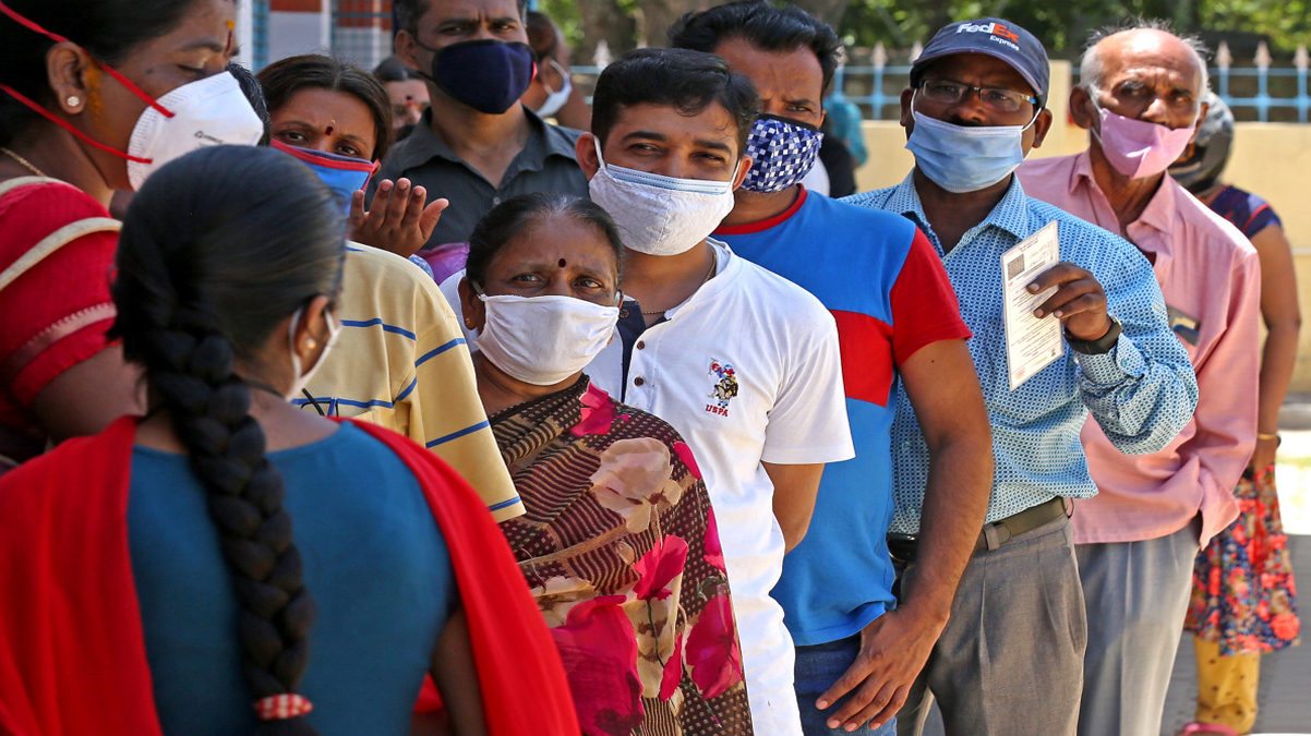 Hindistan, vaka d����lerine ra�men uluslararas� u�u� yasa��n� uzatt�