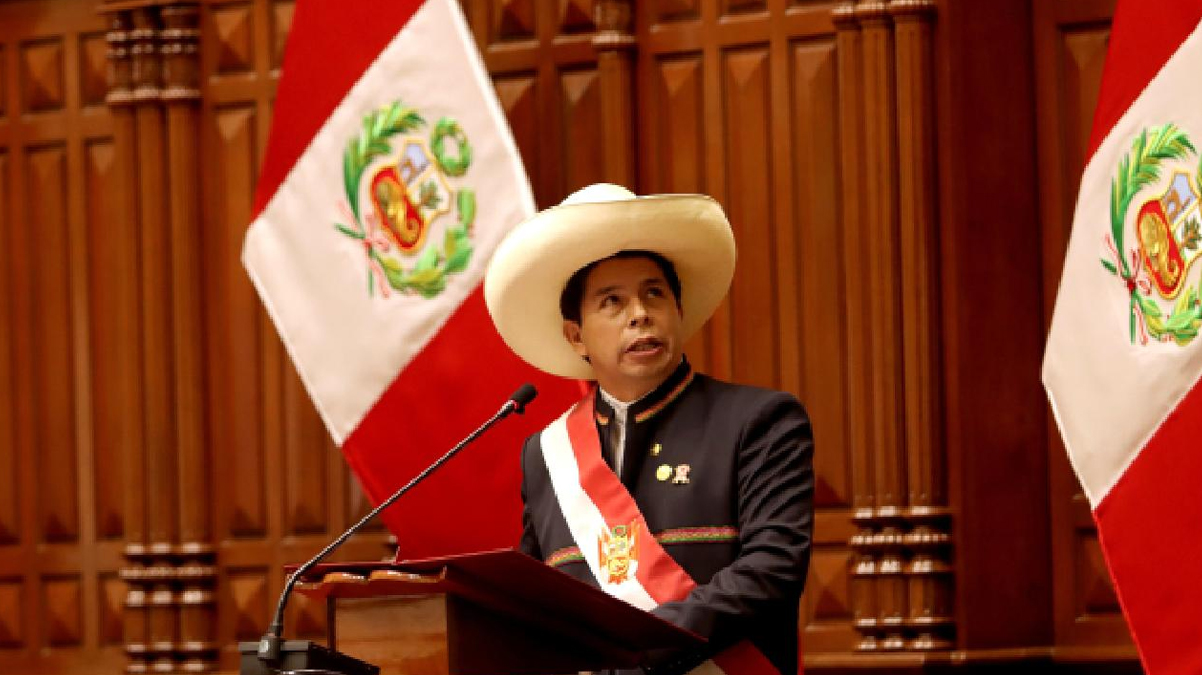 Peru Devlet Ba�kan� Castillo, savc�l���n yolsuzluk su�lamalar�na tepki g�sterdi