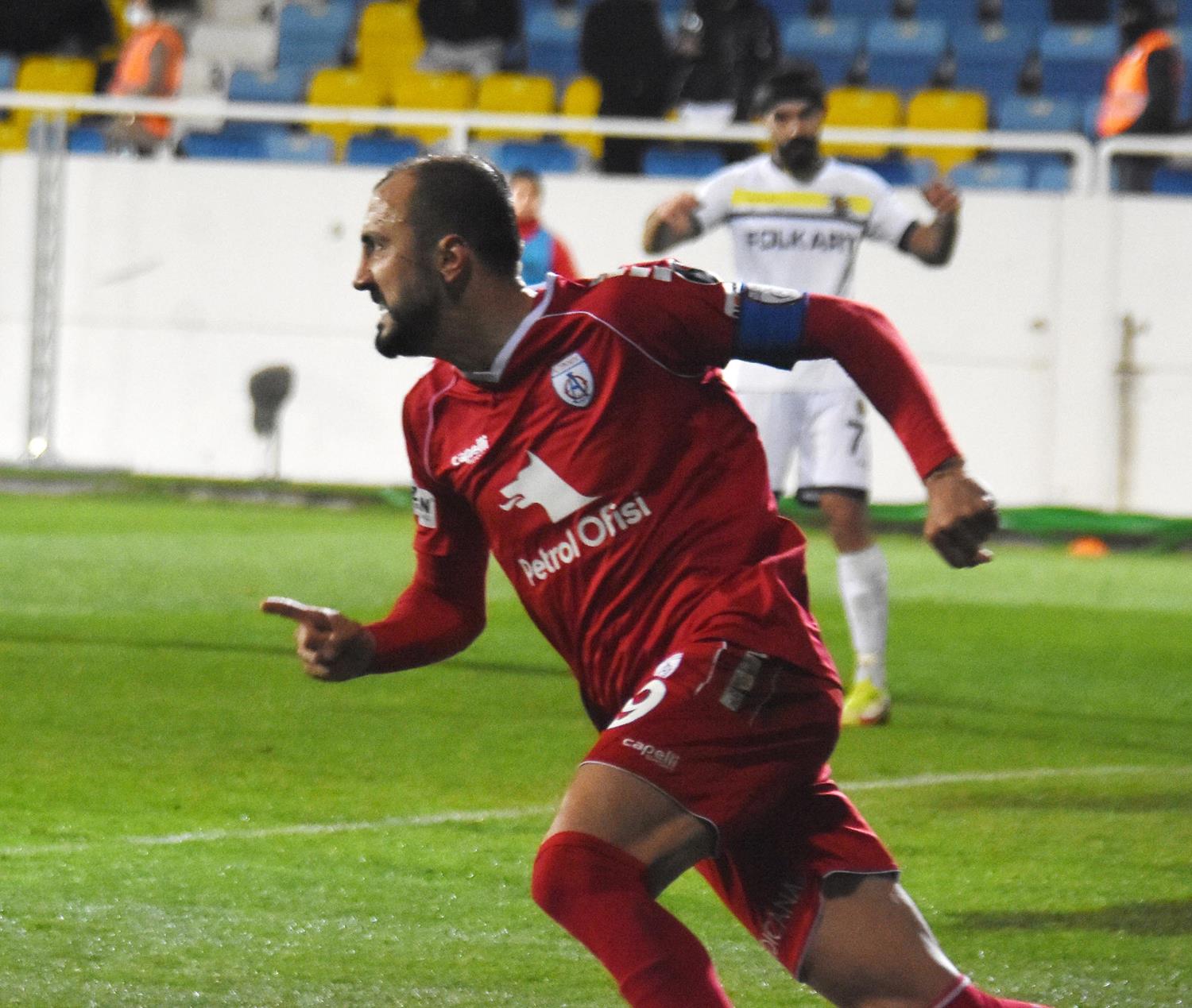 Alt�nordu'da Ahmet �lhan �zek ate�i!