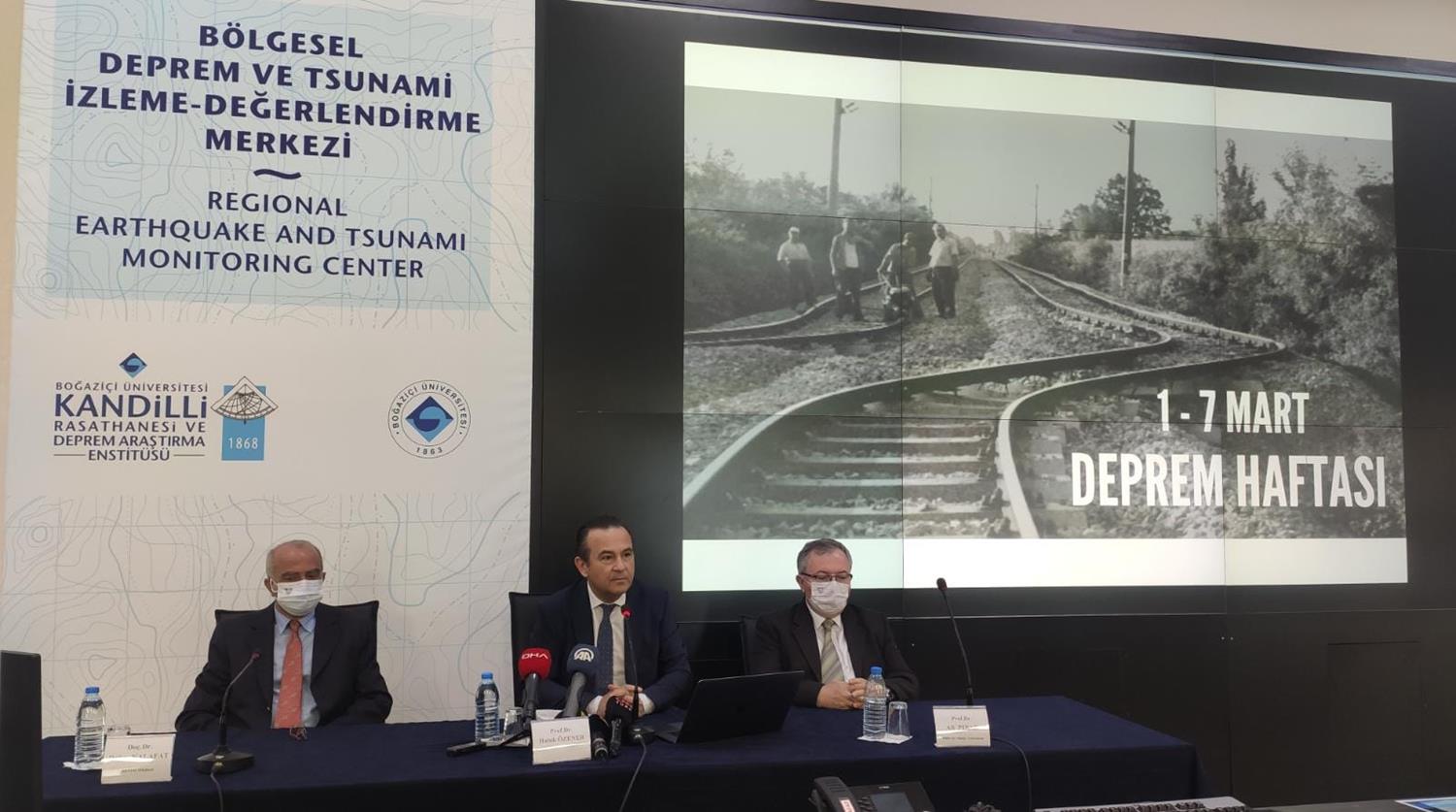 'Marmara'da 2030 y�l�na kadar 7 b�y�kl���nde deprem olas�l��� y�zde 64'