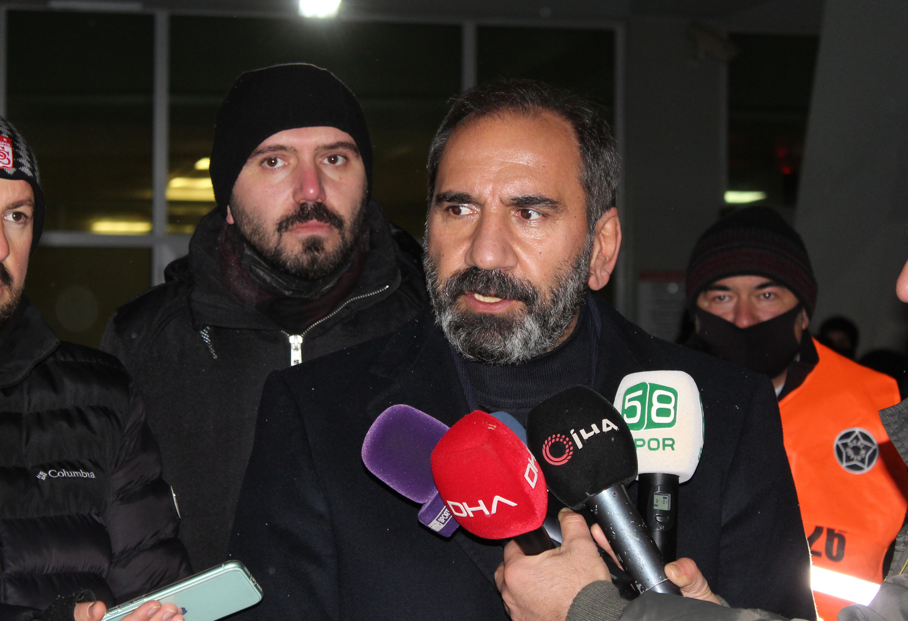 Mecnun Otyakmaz: �n�allah finale ��kacak ve kupay� bu sene kald�raca��z