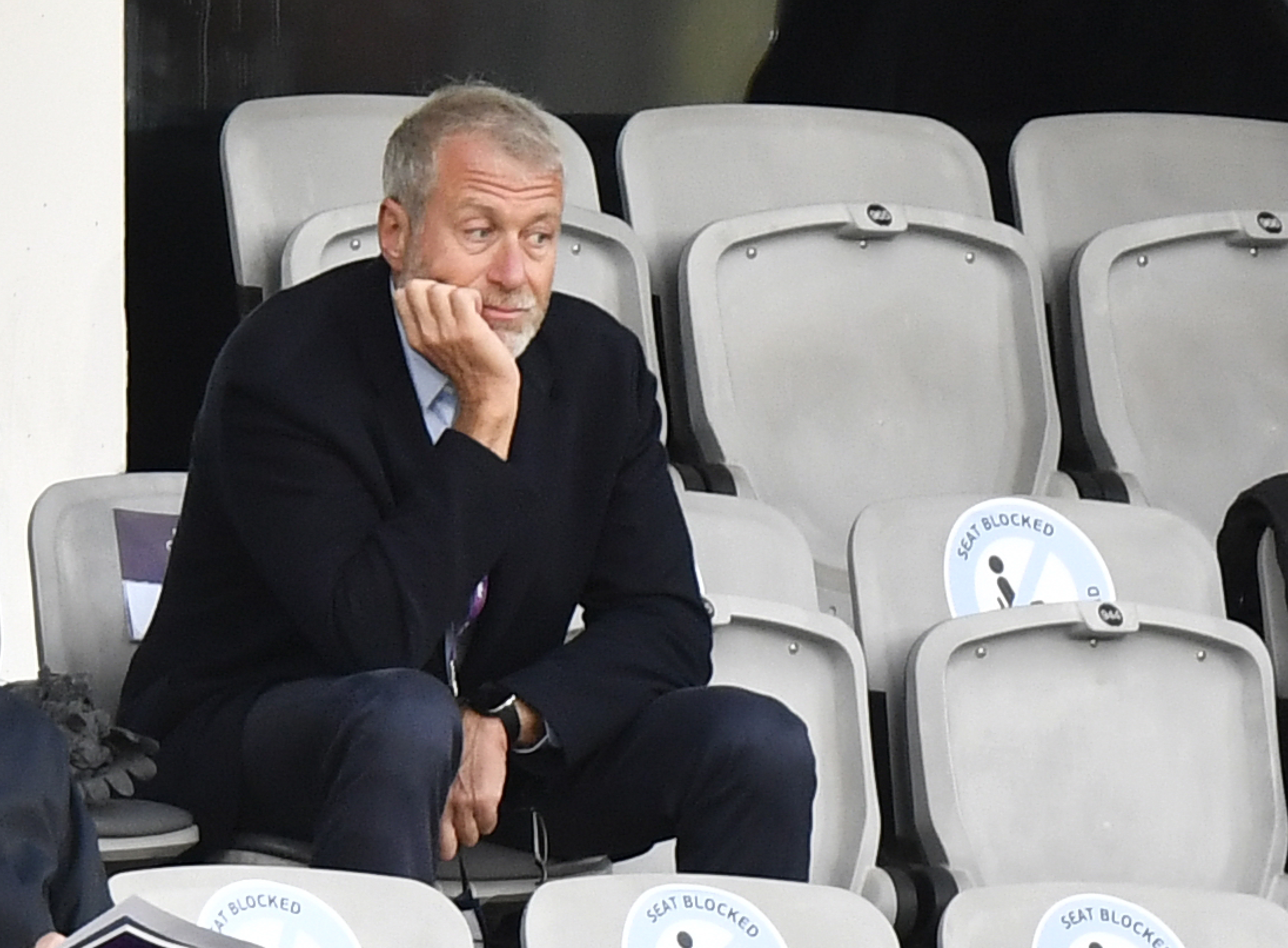 Roman Abramovich, Chelsea'yi resmen sat�yor