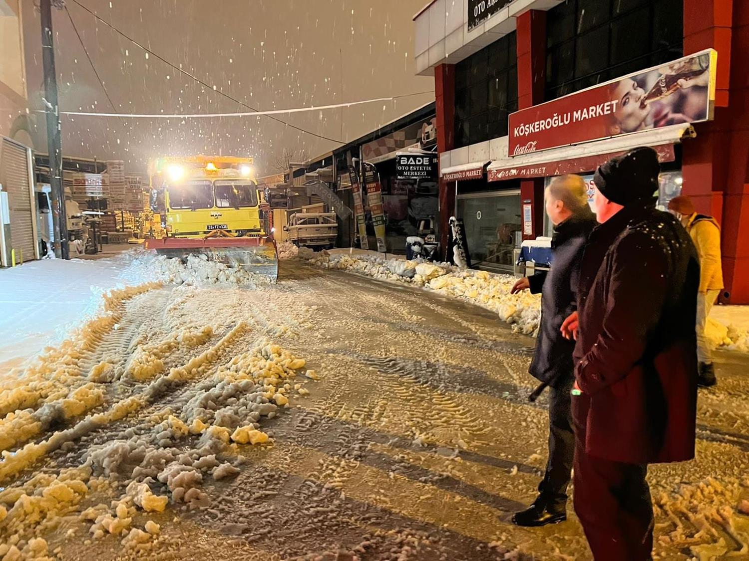 Isparta'da yo�un kar ya����: Elektrik kesintileri ya�an�yor