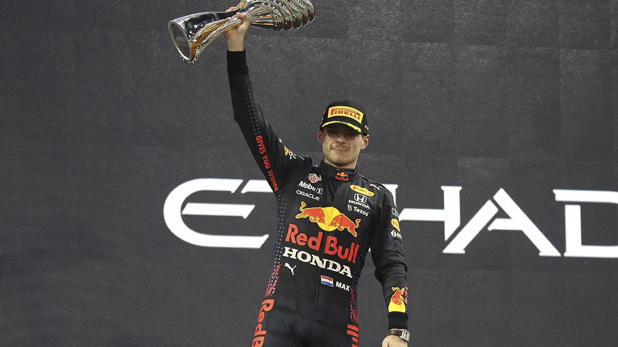 Max Verstappen'den 6 y�ll�k s�zle�me