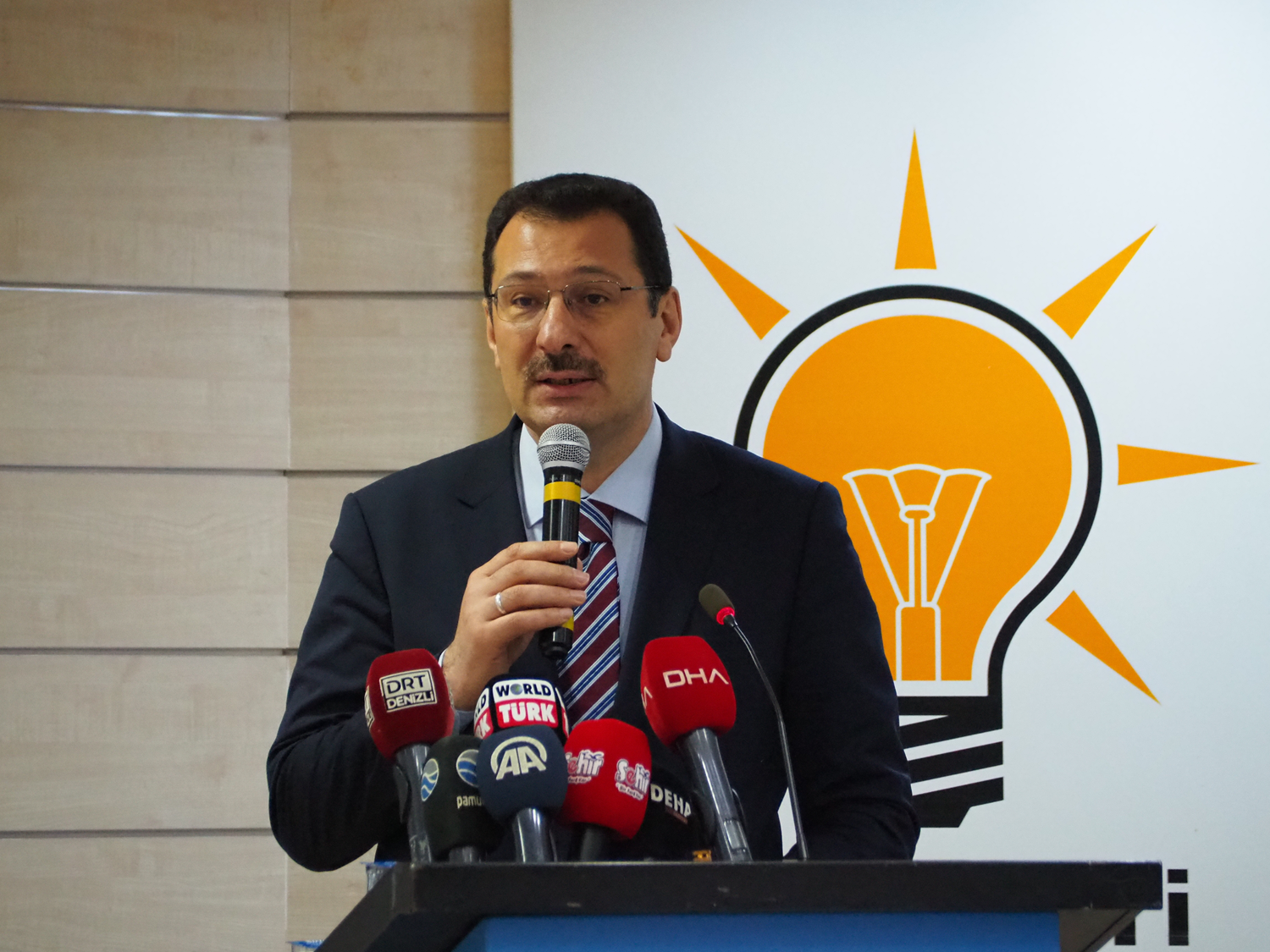 AK Parti'li Yavuz: Sen e�er, '�hra� edilen FET�'c�leri tekrar alaca��m' diyorsan onunla i� tutmaya �oktan ba�lad�n demektir