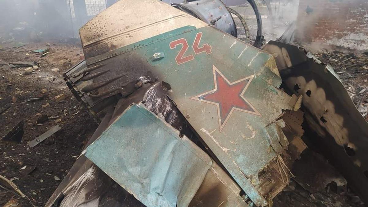 Ukrayna'da drlen uan pilotu halk tarafndan yakaland