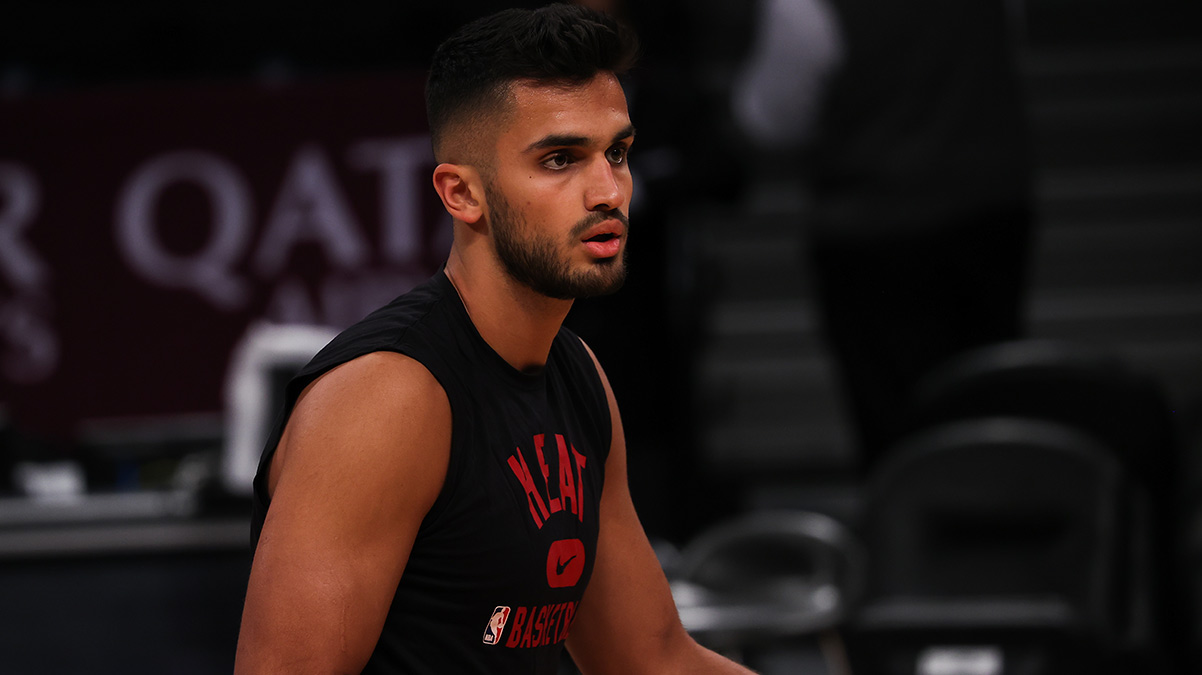 NBA'deki T�rk derbisinin kazanan� �mer Faruk Yurtseven