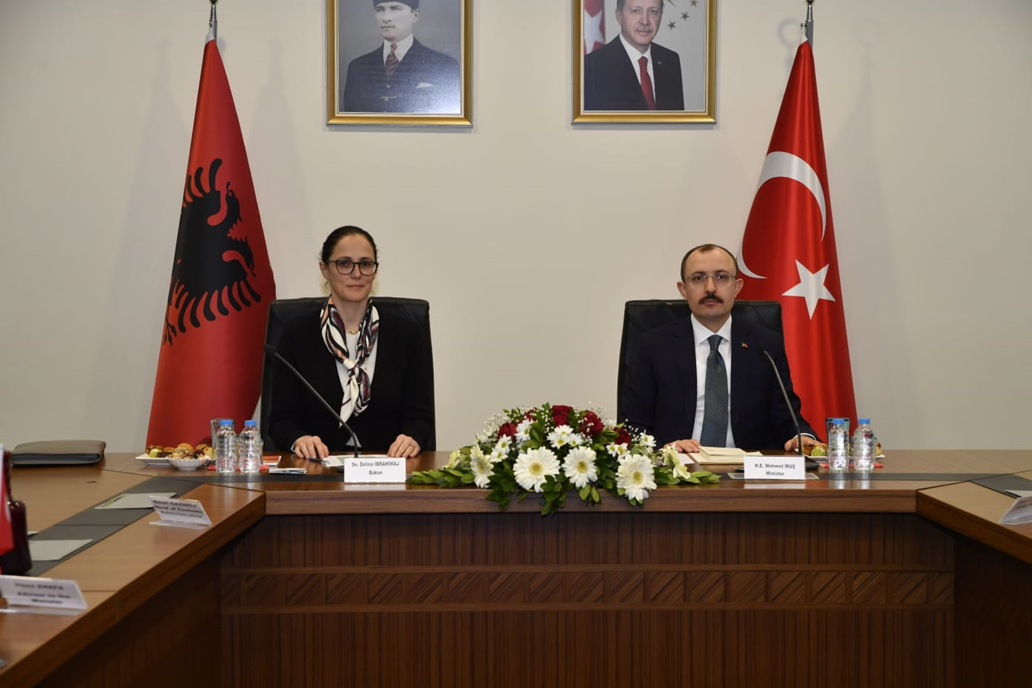 Bakan Mu�, Arnavut Bakan �brahimaj'la Kap�kule S�n�r Kap�s�'nda g�r��t�