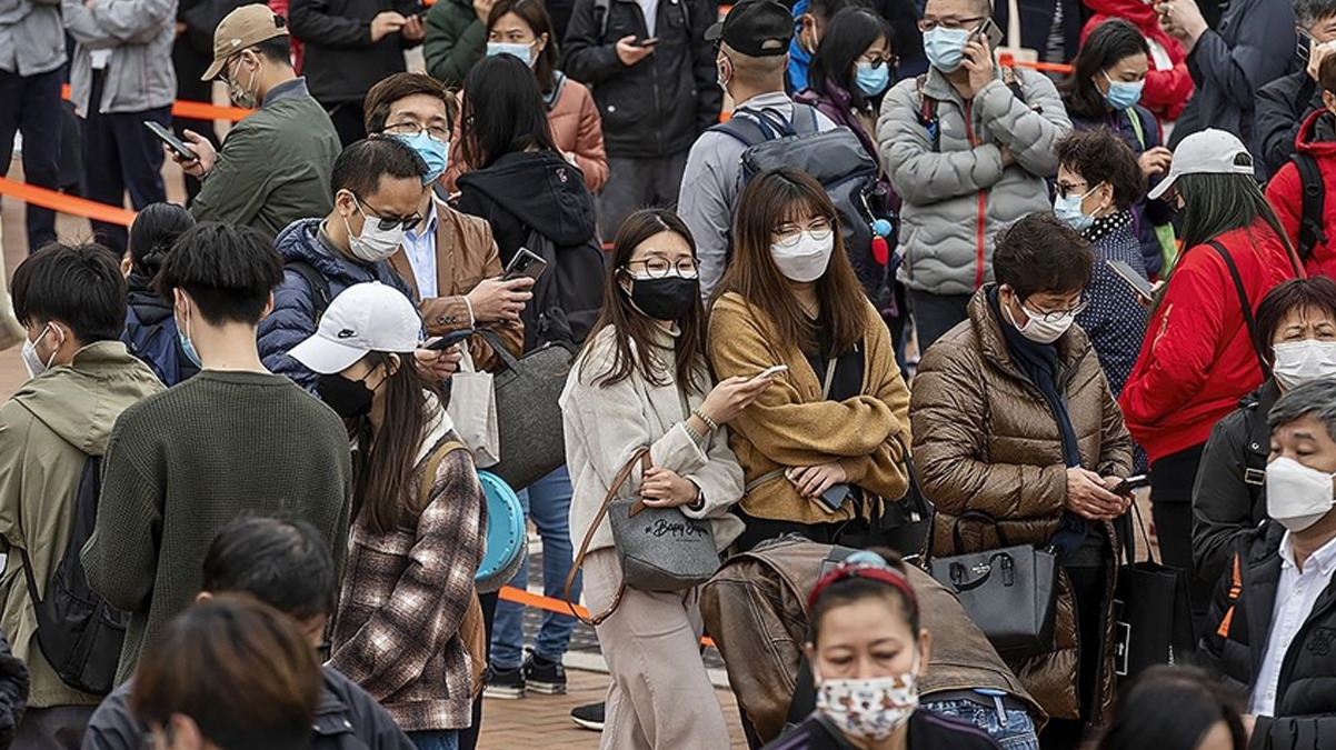 Son 24 saatte �in'de 327, Hong Kong'da 31 bin 8 Kovid-19 vakas� tespit edildi