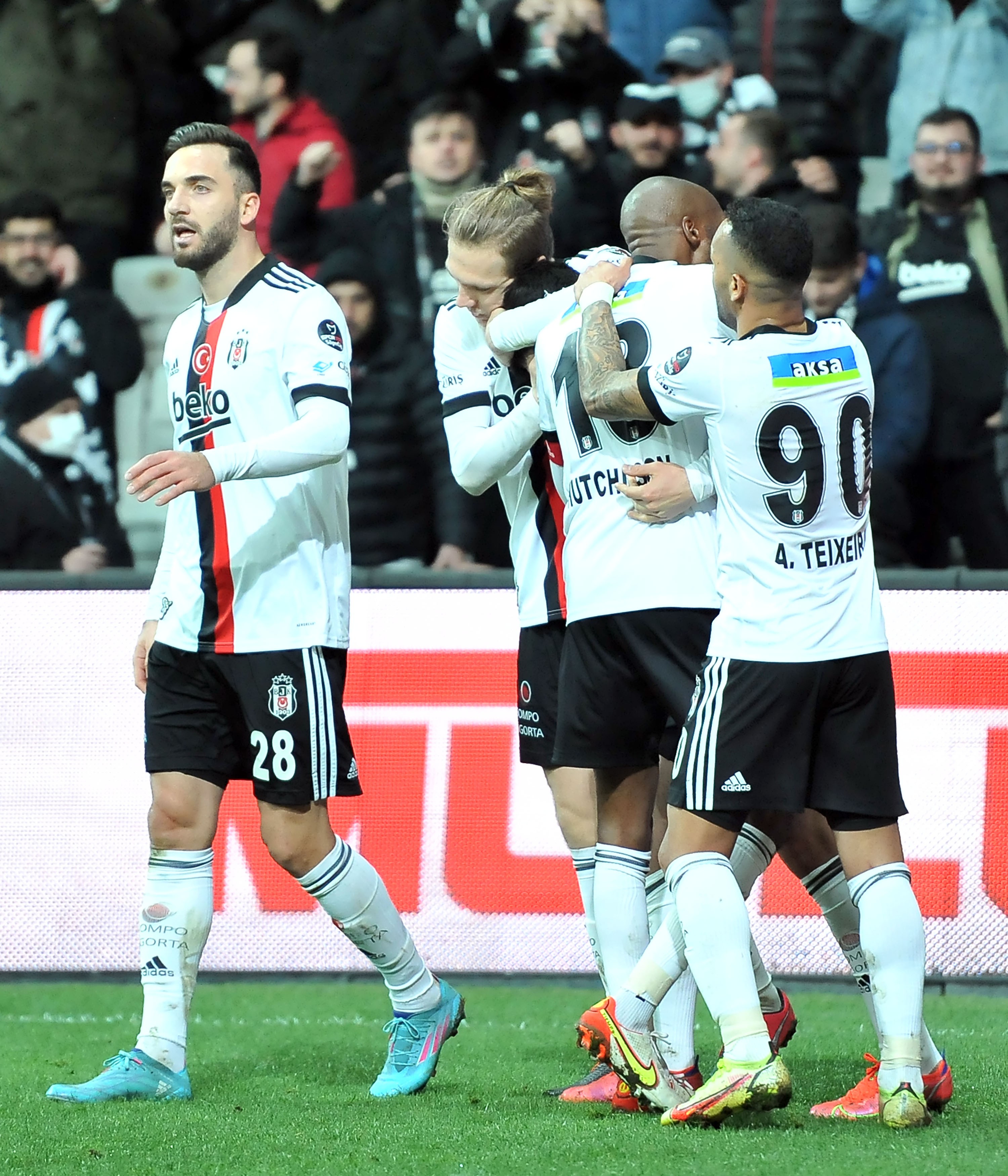 Be�ikta�'a derbi �ncesi iki oyuncudan k�t� haber