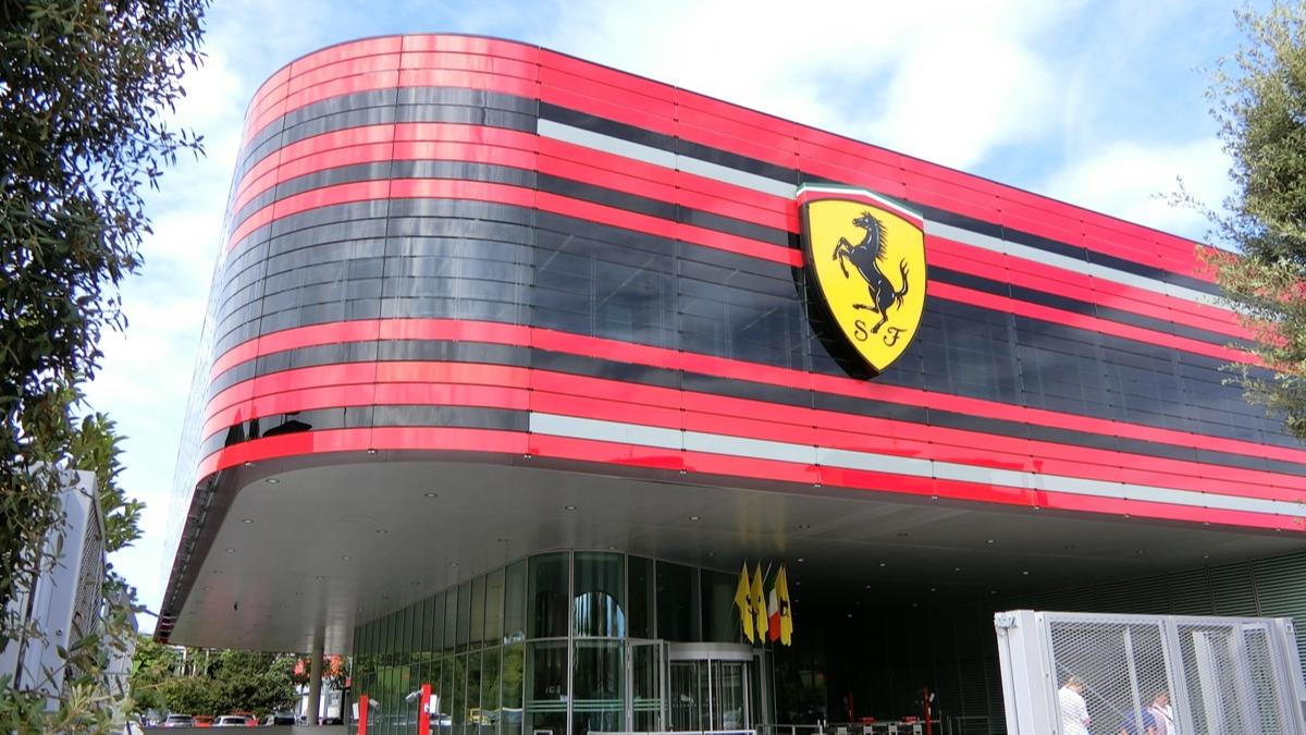 Ferrari'den Ukrayna'ya 1 milyon avro ba  