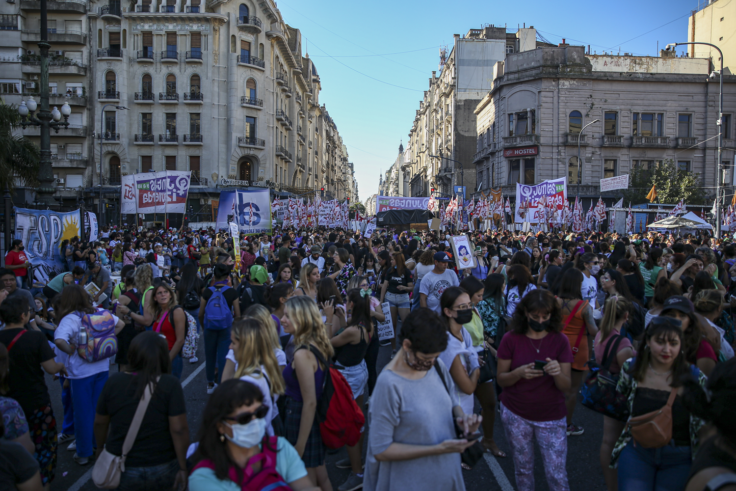 Arjantin'de binlerce kadn sokaklar doldurdu
